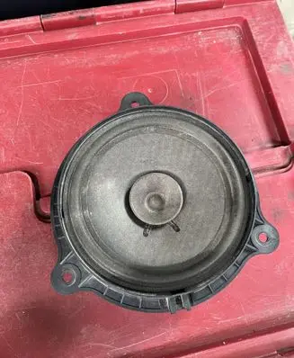 Dacia Dokker Front door speaker