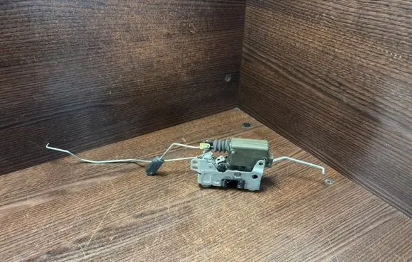 Front door lock