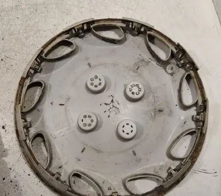 Peugeot 306 R14 wheel hub/cap/trim 9627182577
