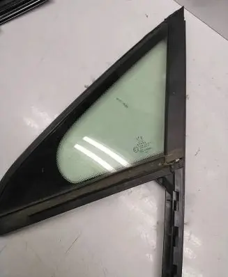 Peugeot 508 Front door vent window glass four-door 30010212