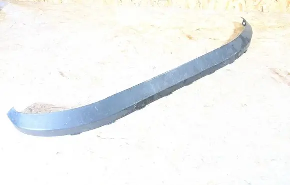 Front bumper lip
