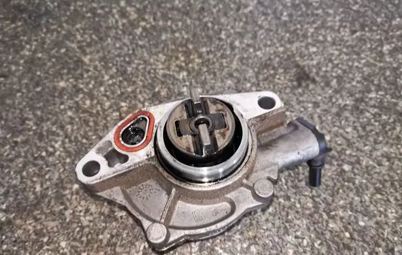Mazda 2 Vacuum pump