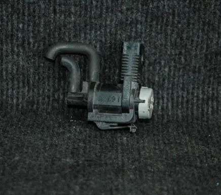 Audi Q7 4L Turbo solenoid valve 1K0906283A