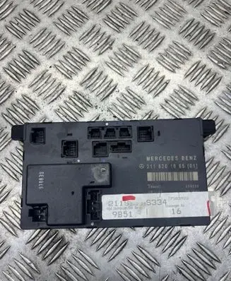 Mercedes-Benz E W211 Door control unit/module 2118201685 7583922