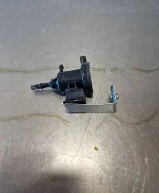 Mercedes-Benz B W246 W242 Vacuum valve A0014760532