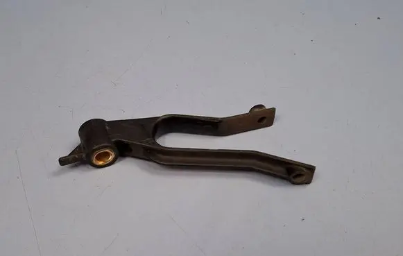 Radiator mount bracket