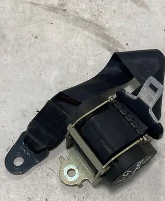 Rear seatbelt