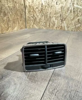 Rear air vent grill