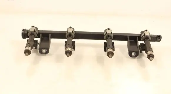 Dacia Sandero Fuel main line pipe 8200494284A