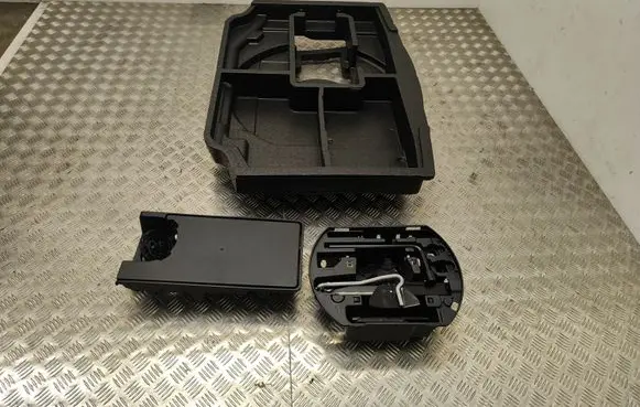 DS Automobiles 4 II Tool set 