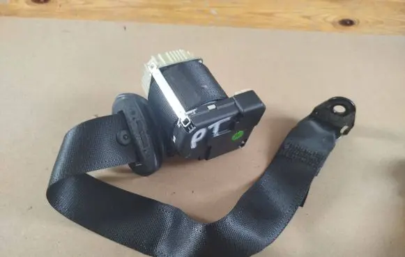Opel Astra G Rear seatbelt 90560646 043010