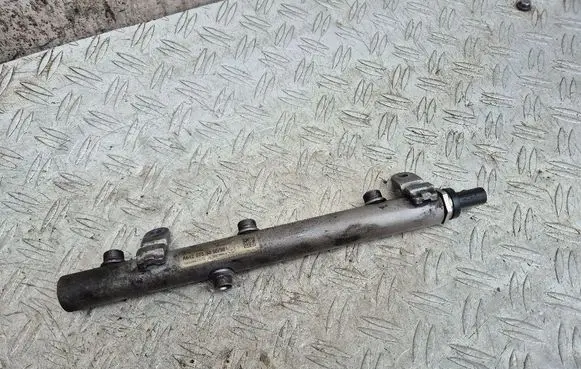 Mercedes-Benz C W204 Fuel main line pipe A6420703095 0281002927