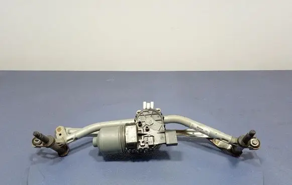 Peugeot 208 I Front wiper linkage and motor 0390241589