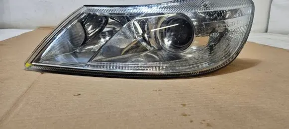 Skoda Octavia Mk2 (1Z) Headlight/headlamp 1Z1941015F