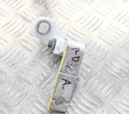 Volvo V40 Front door upper hinge 31352691