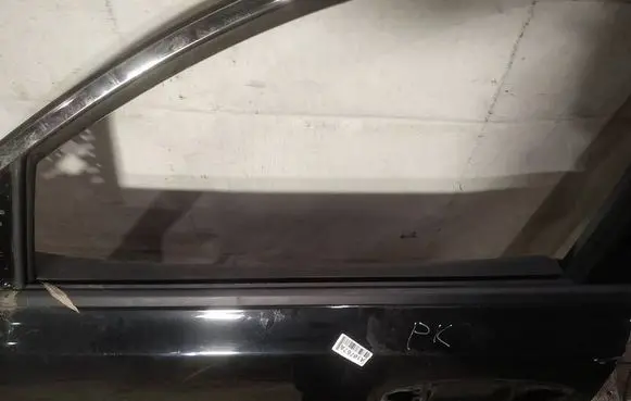 KIA Optima Front door glass trim molding 