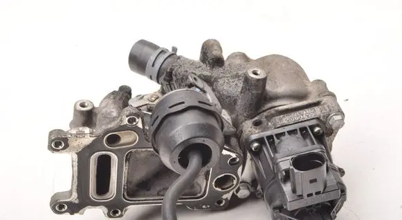 Opel Insignia A EGR valve 55570005