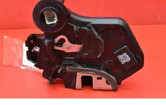 Toyota Avensis Verso Rear door lock 