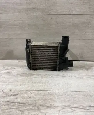 BMW 5 E39 Intercooler radiator 2246031 PA66GF30