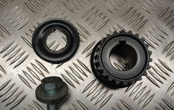 Opel Astra H Crankshaft gear 