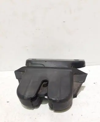 Audi A4 S4 B5 8D Tailgate/trunk/boot lock/catch/latch 8D9827505E