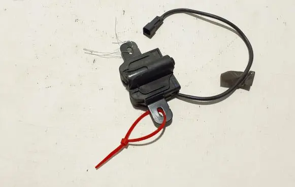 Volvo V40 Engine bonnet (hood) release handle 31371016