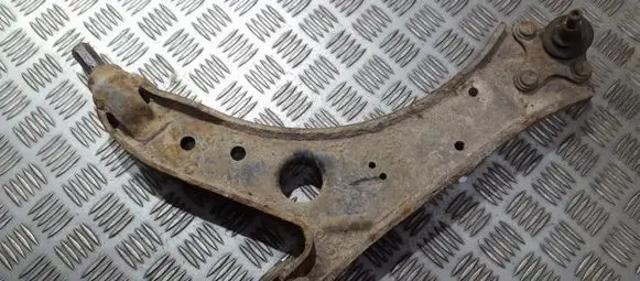 Volkswagen Golf V Front lower control arm/wishbone