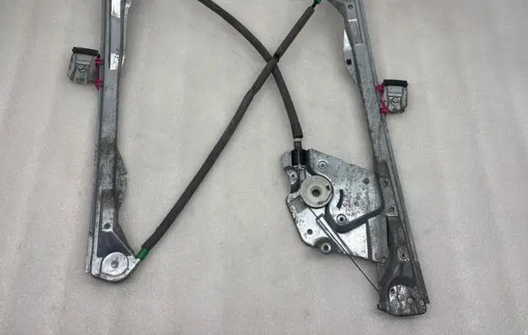 Ford Focus Front door electric window regulator XS4123201