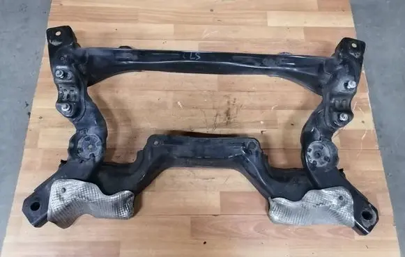 Mercedes-Benz CLS C219 Front subframe A2116201587
