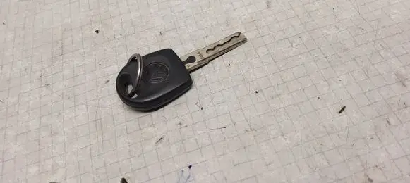 Volkswagen Golf IV Ignition key/card 