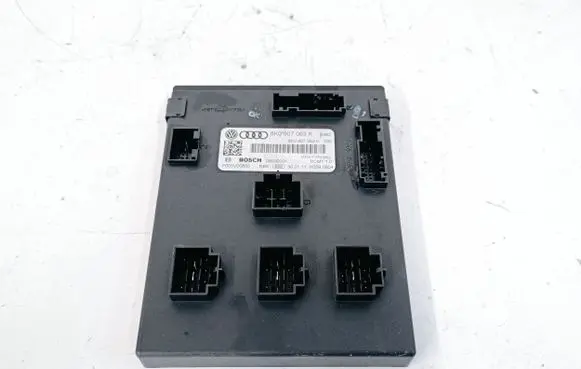 Audi A4 S4 B8 8K Comfort/convenience module 8K0907063K F005V00855