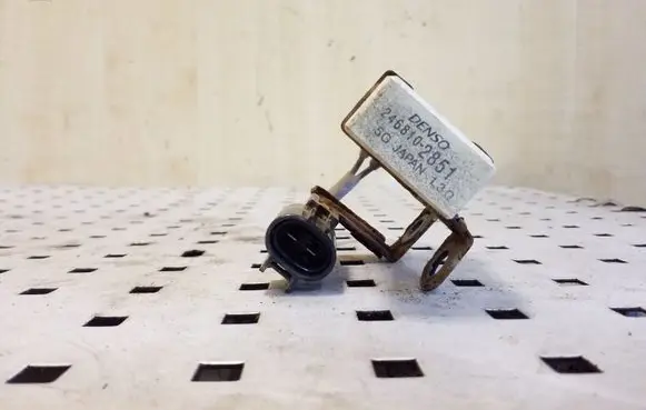 Coolant fan relay