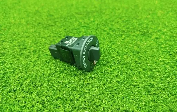 Passenger airbag on/off switch