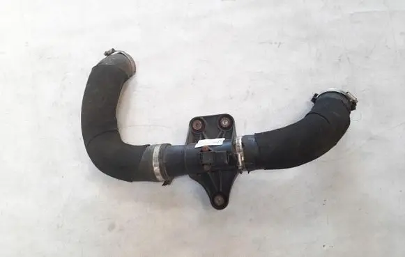 Intercooler hose/pipe