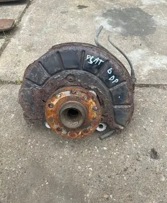 Volkswagen PASSAT B6 Front wheel hub