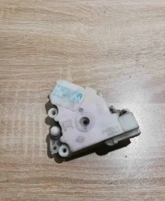Nissan Primera Rear door lock 8255250J00