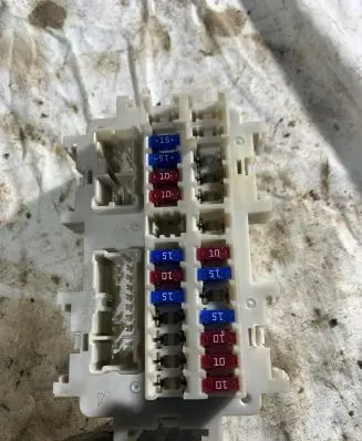 Nissan Murano Z50 Fuse module AM60A5C28 AM60A 1483