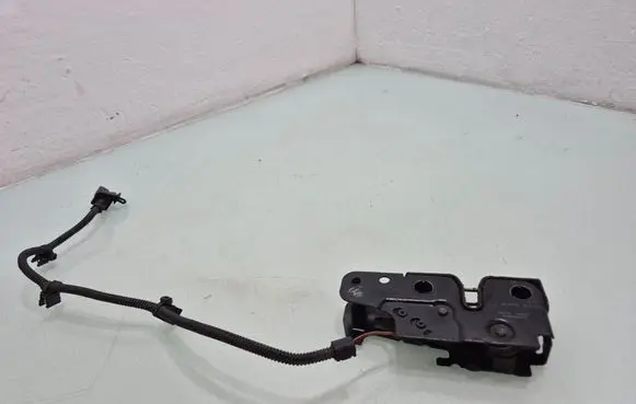 Seat Leon (1P) Engine bonnet/hood lock/catch 1P0823509D