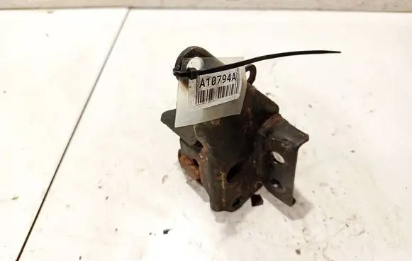 Engine mount bracket