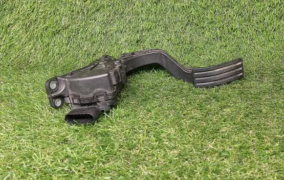 Ford Focus Accelerator throttle pedal 4S619F836AA 6PV00856702