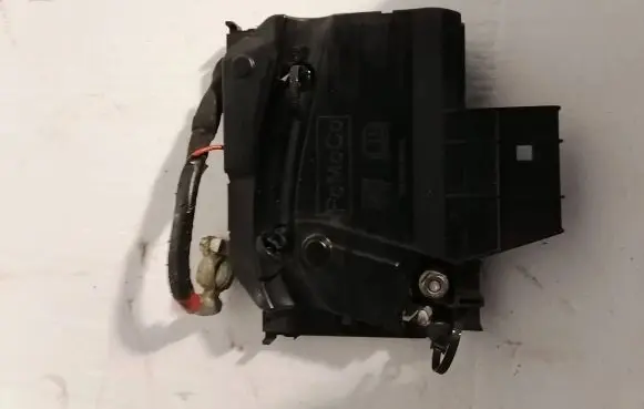 Ford Kuga II Battery relay fuse AV6T14A067BB