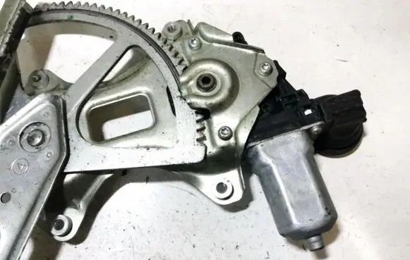 Toyota Prius (XW20) Front door window regulator motor