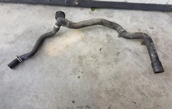 Ford Kuga I Engine coolant pipe/hose
