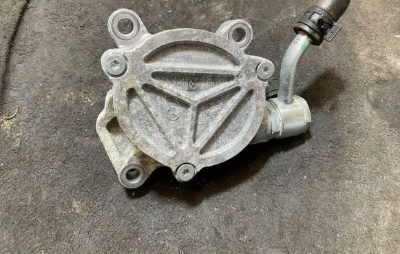 Mazda 2 Vacuum pump 181026
