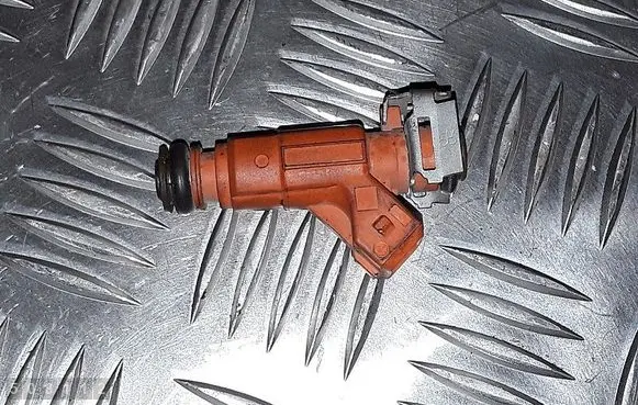 Fuel injector