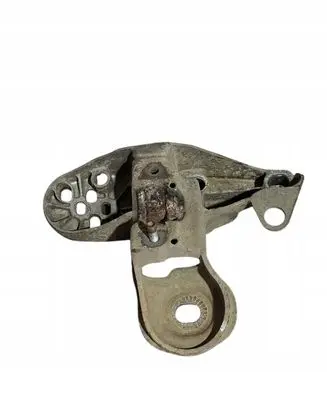 Audi A4 S4 B7 8E 8H Engine mounting bracket 8E0199351M