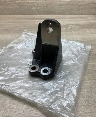 Hyundai Santa Fe Engine mounting bracket 4317638101 C04FLP