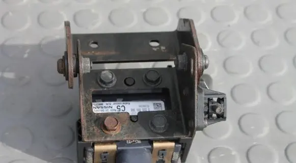 Nissan Pulsar Distronic sensor radar 284383ZL1B