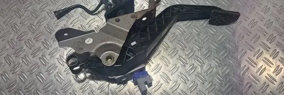 Mazda CX-5 Clutch pedal Ke4041300 00817073W