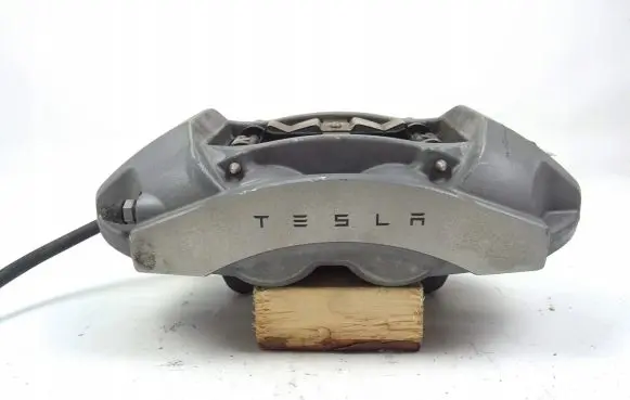 Tesla Model 3 Front brake caliper 104462100E